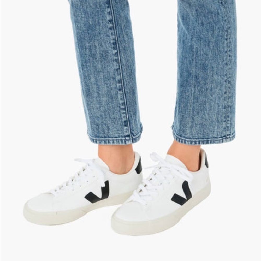 Veja Women's Classic White and Black Sneakers- Size 8